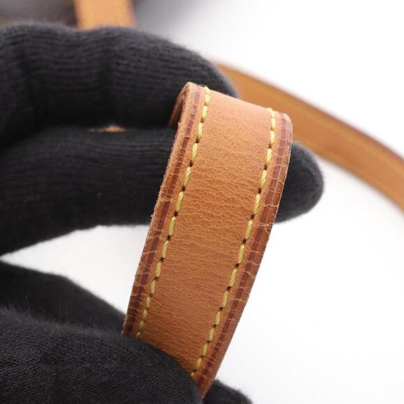 LOUIS VUITTON Brown Monogram Leather Tote Bag - Picture 8 of 10